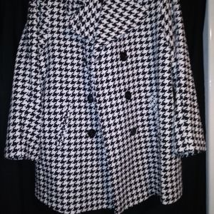 Hounds tooth pea coat